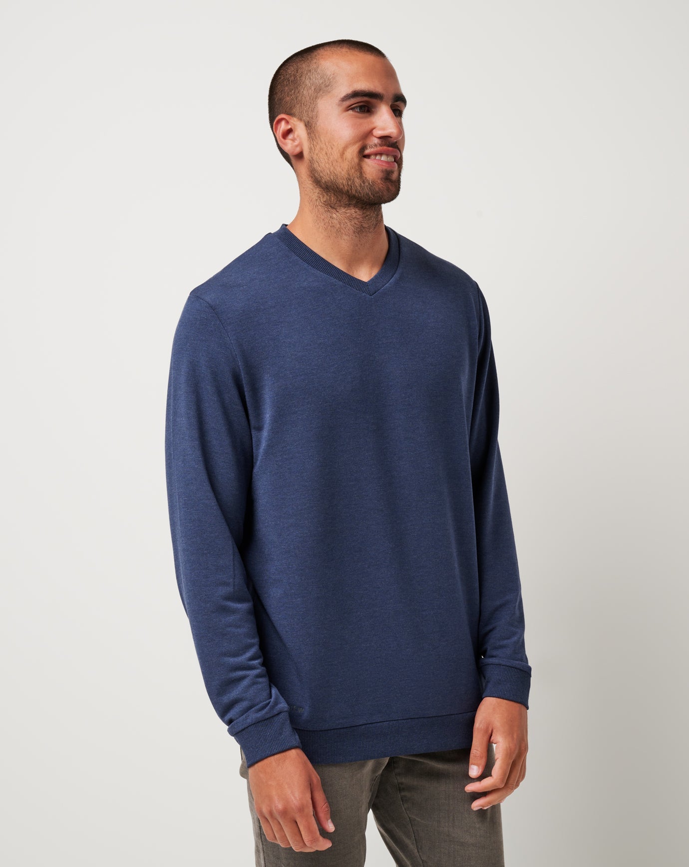 Amenities V-Neck Crew - Travis Mathew